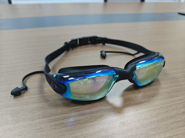 Swim goggles with UV protection and anti-fog Bowlift