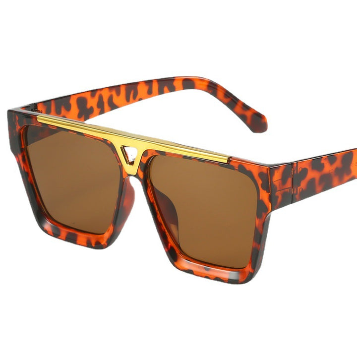 Ladies fashionable oversized sunglasses with stylish golden accent Bowlift
