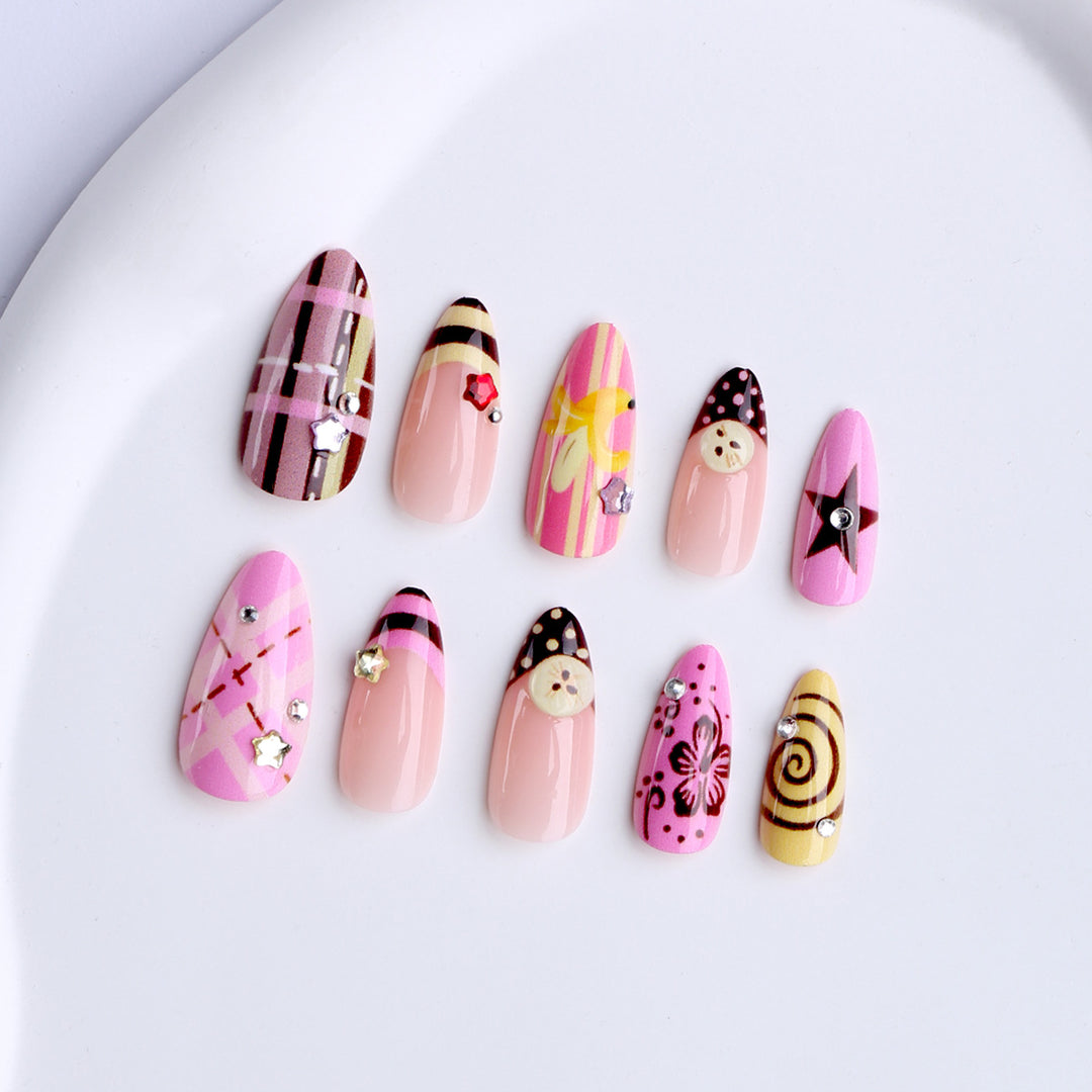 Artificial nails with playful 3D elements Bowlift