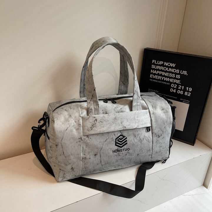 Sporty Travel Bag with Comfortable Shoulder Strap Bowlift