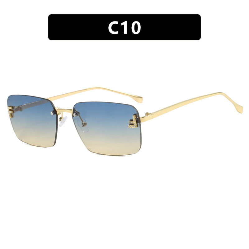 Ladies square sunglasses with elegant golden frame and stylish lenses Bowlift