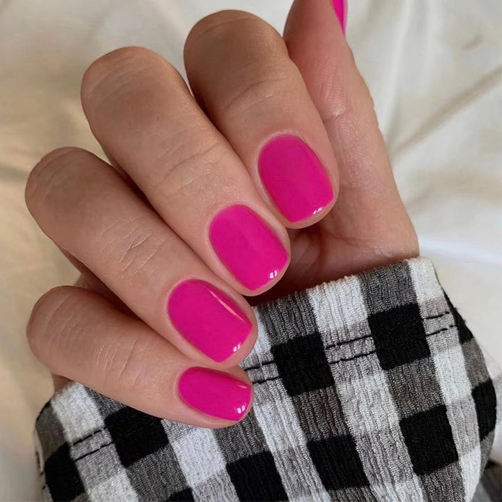 Creative Nail Art with Elegant High Gloss Finish Bowlift