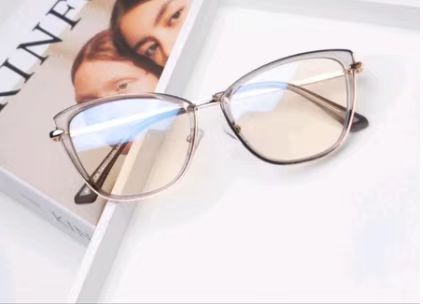 Women's fashionable Cat-Eye sunglasses with UV protection and ergonomic design Bowlift