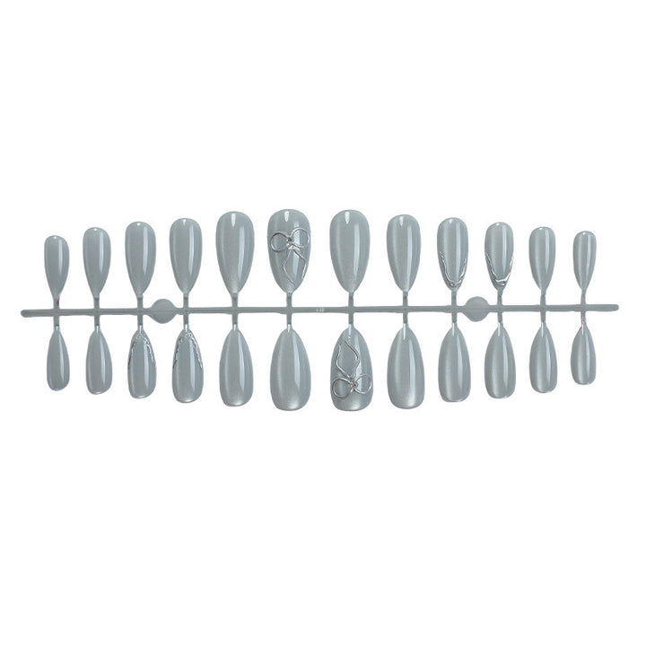 Nail art set with elegant silver accents Bowlift