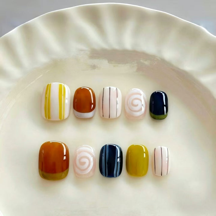 Artistic Cat-Themed Press-On Nail Art Set Bowlift