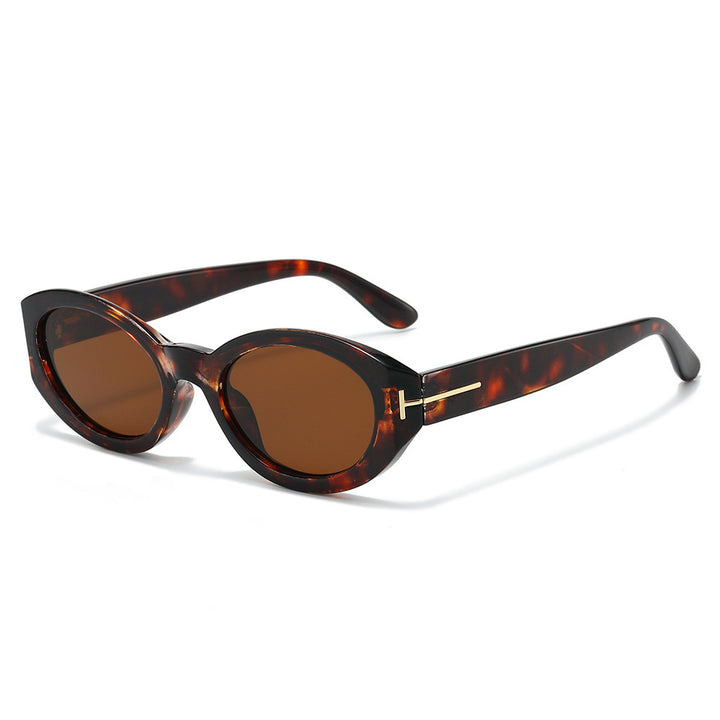 Chic Cat-Eye Sunglasses with Retro Tortoiseshell Frame Bowlift