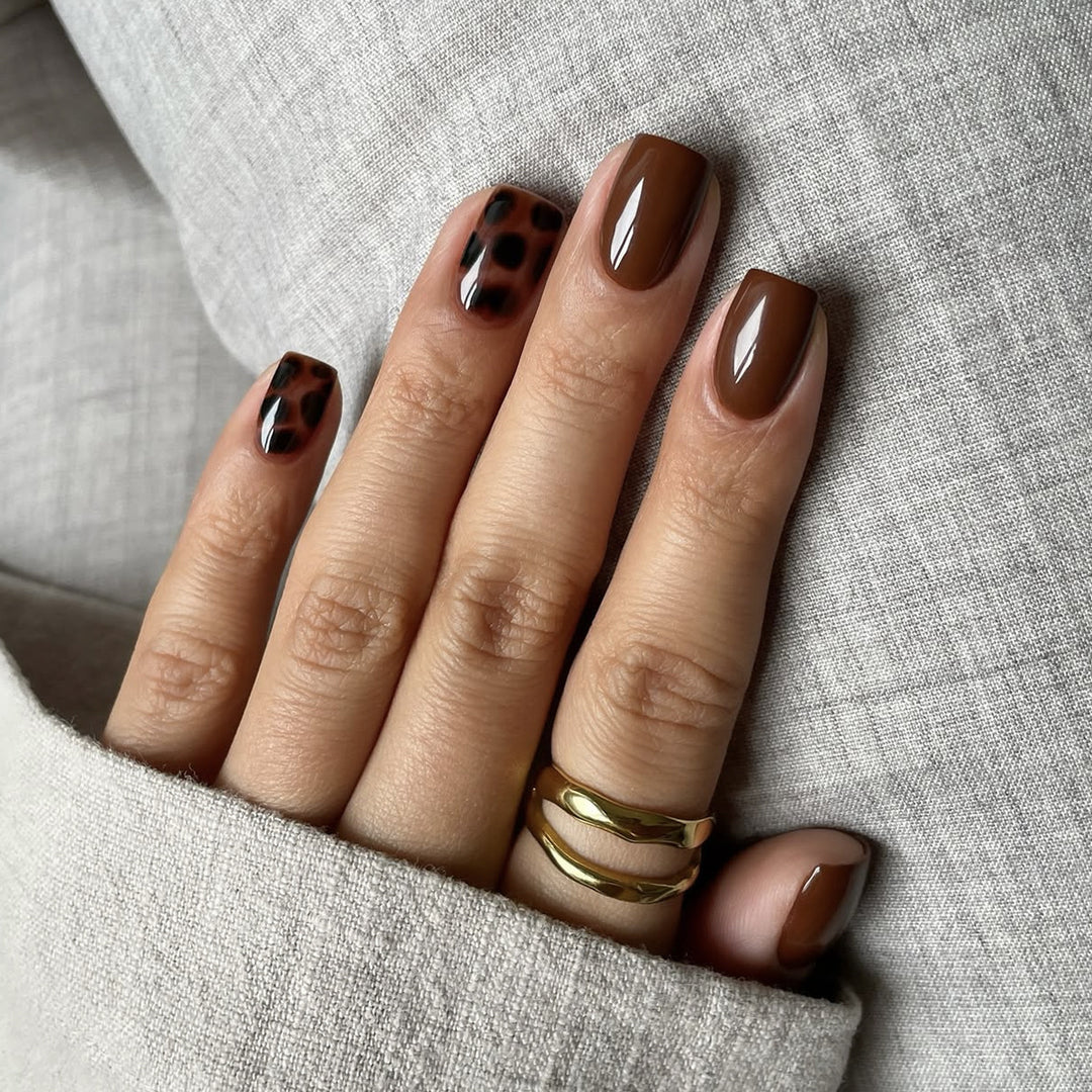 Nail art set with elegant leopard pattern Bowlift