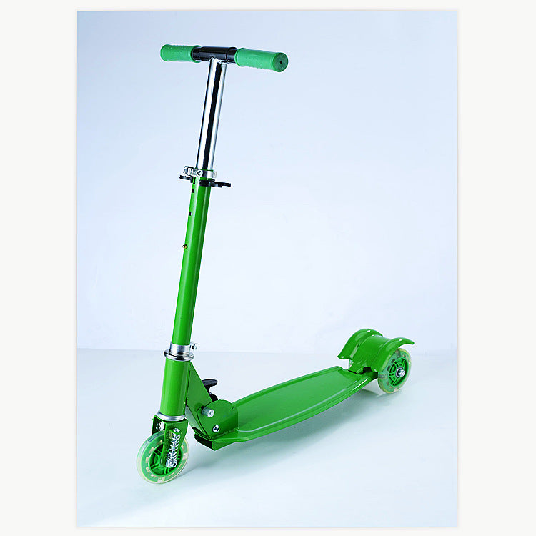 Foldable Kick Scooter with Wide Deck Bowlift