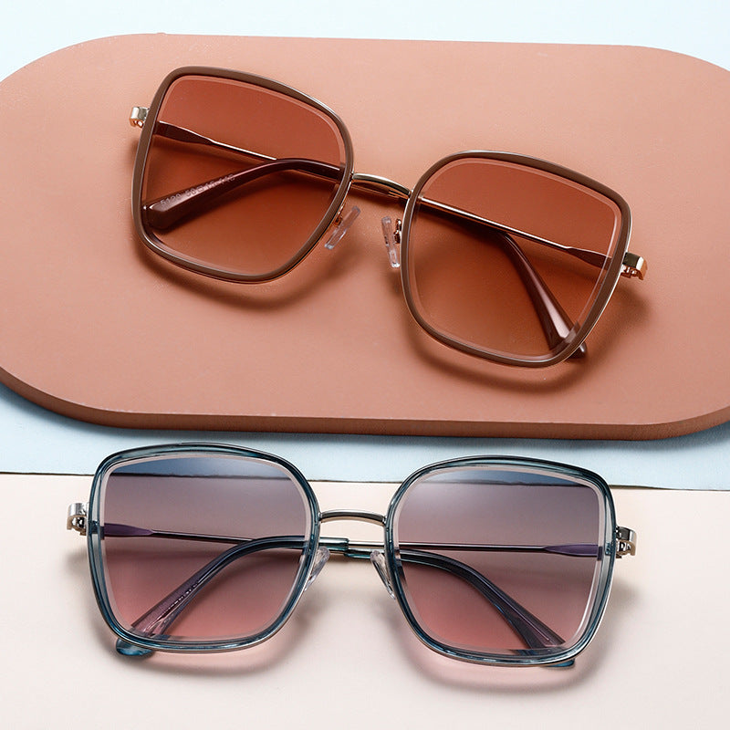Women's Premium Sunglasses with Square Frame and Mirrored Lenses Bowlift