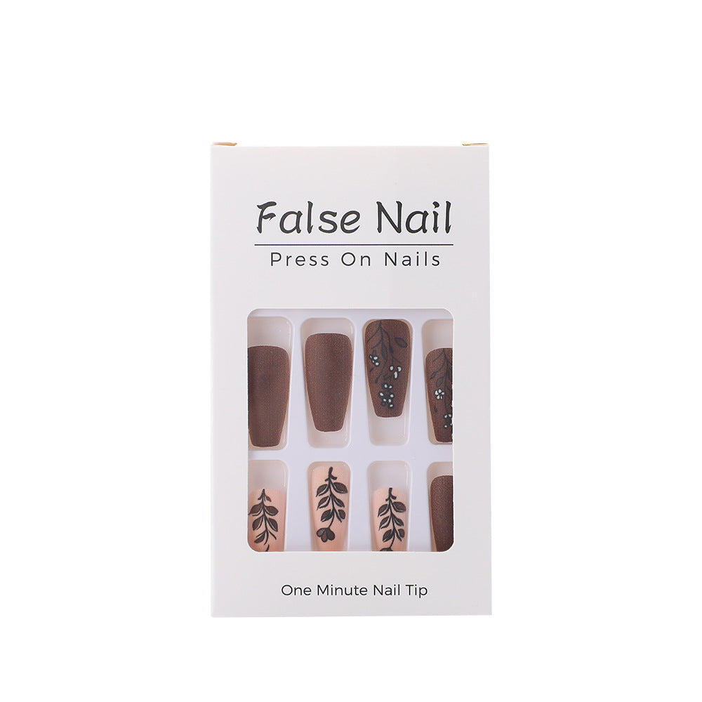 Artificial nails in an elegant and natural design Bowlift