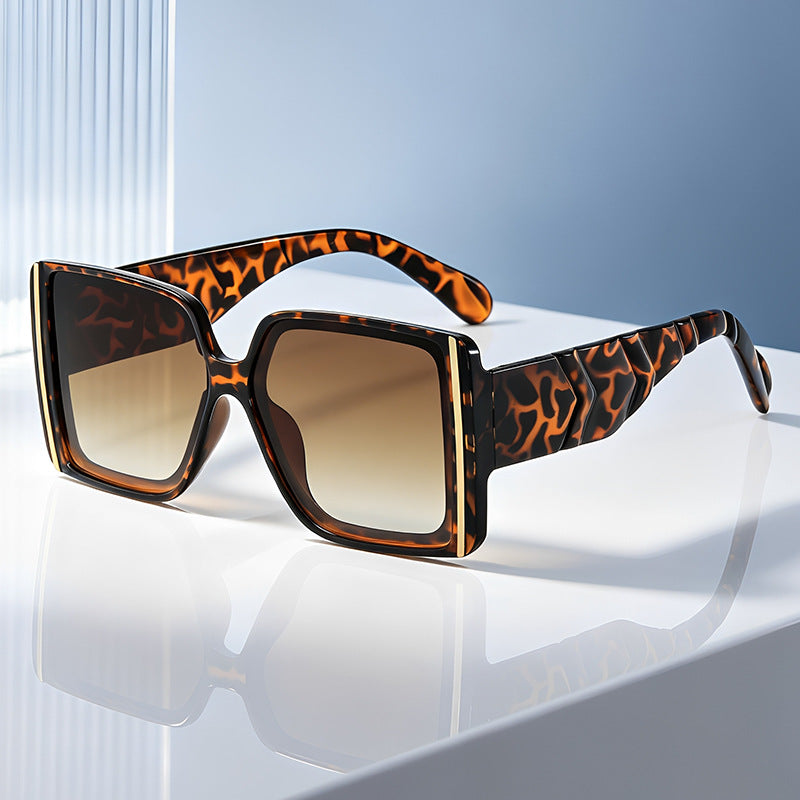 Retro-Inspired Chic Square Sunglasses Bowlift