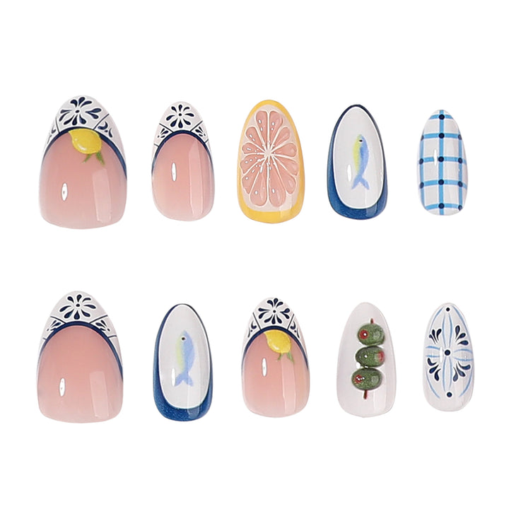 Artful nail art with maritime patterns and fresh motifs Bowlift