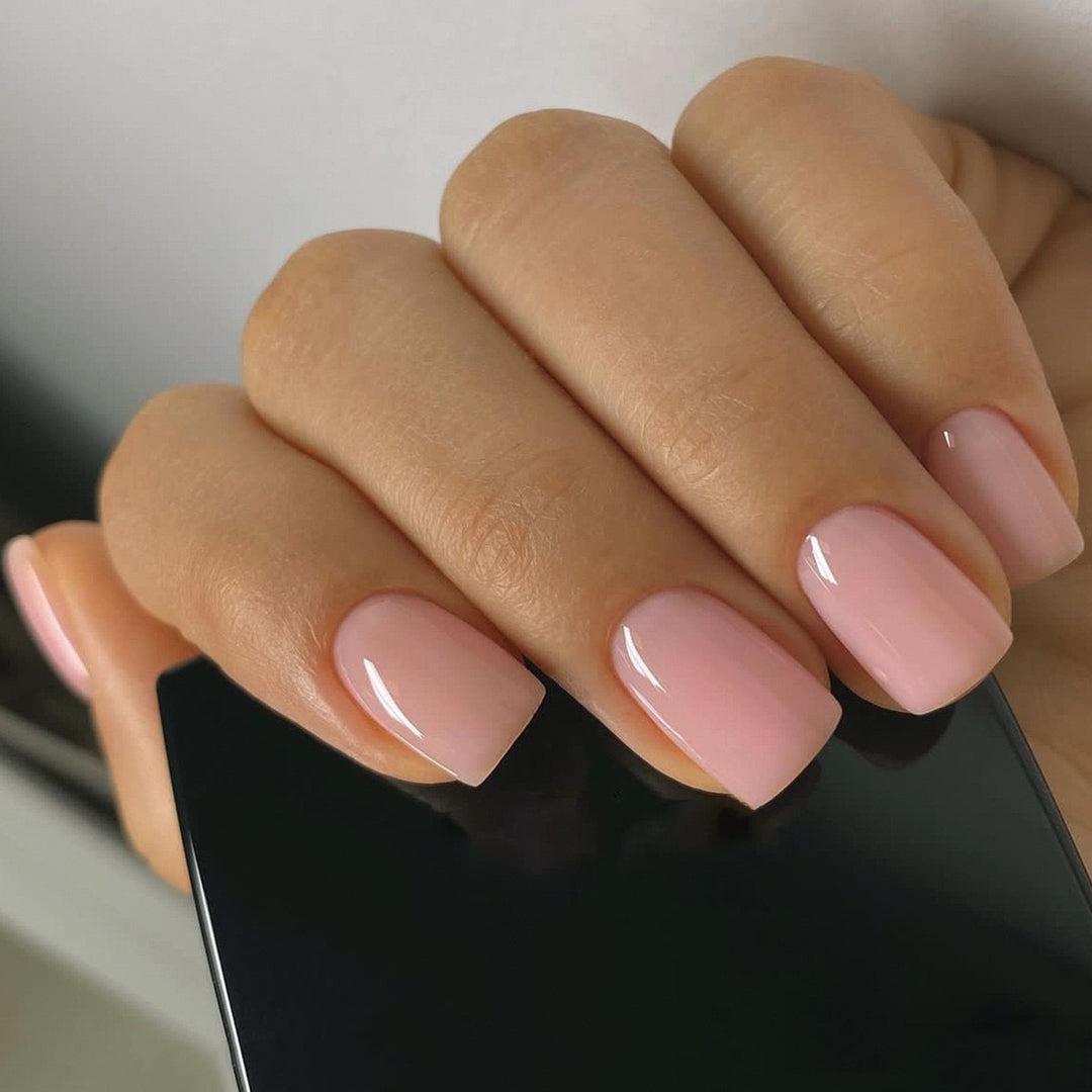 Nail art set with elegant high gloss finish Bowlift
