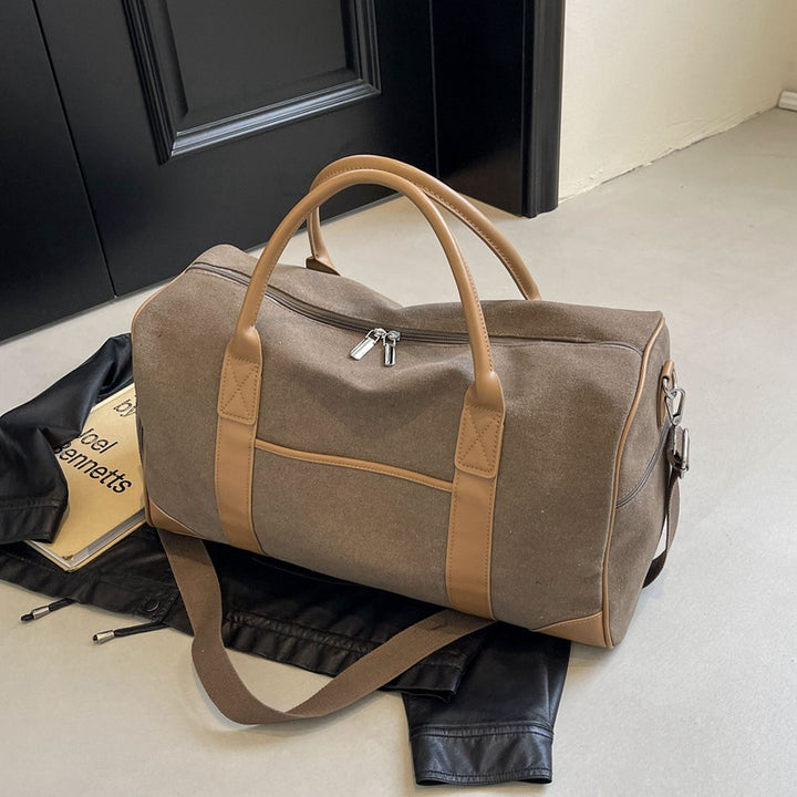 Stylish and Practical Travel Bag Made of Durable Material Bowlift