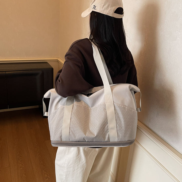 Spacious Utility Gym Tote Bowlift
