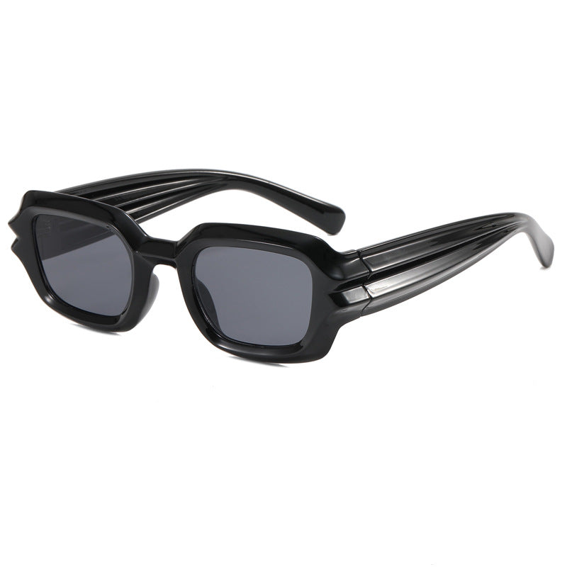 Women's fashionable sunglasses in contemporary design Bowlift