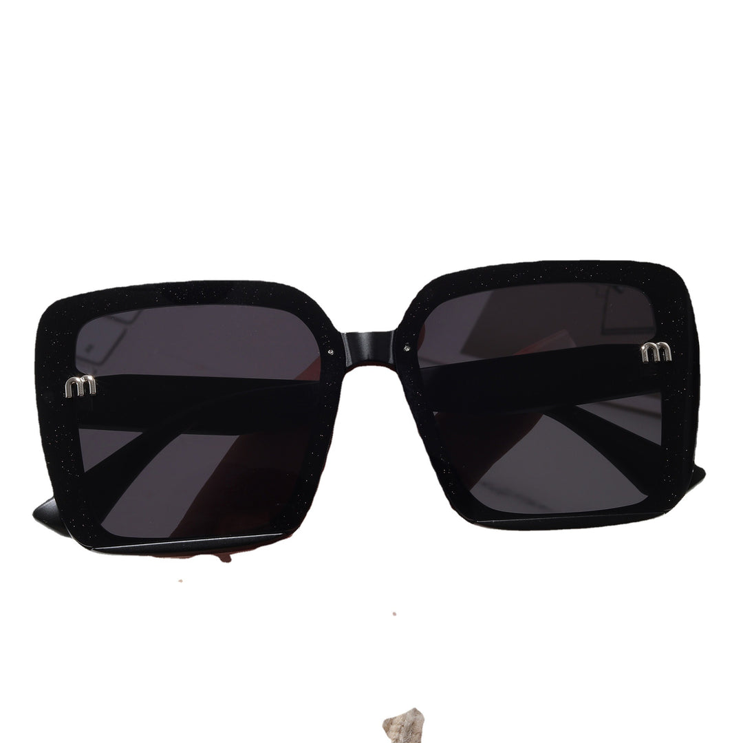 Ladies fashionable square sunglasses with shimmering frame Bowlift
