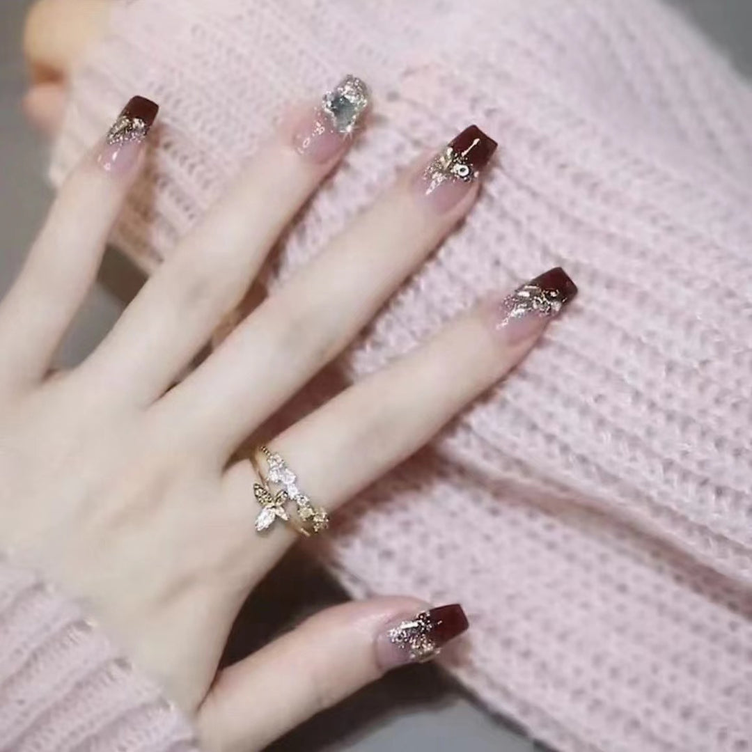 Elegant Nail Art with Gloss Finish Bowlift