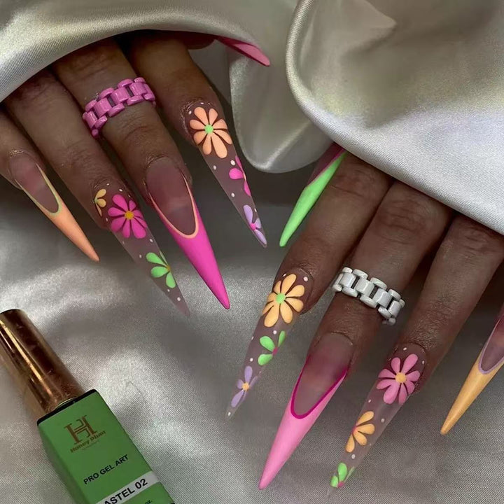 Artificial nail set with playful flower design and elegant high-gloss finish Bowlift