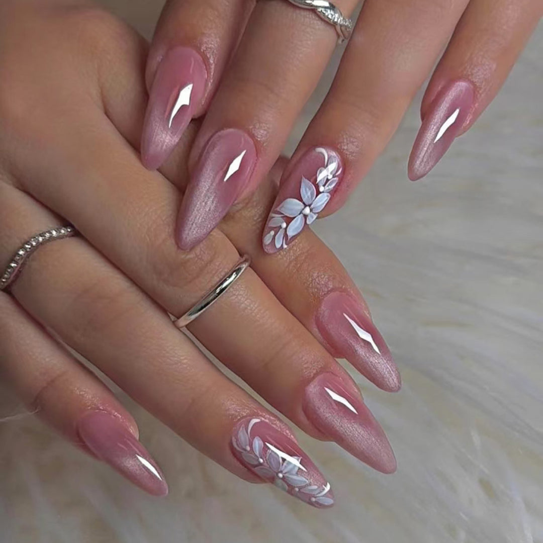 Luxurious artificial nails Bowlift
