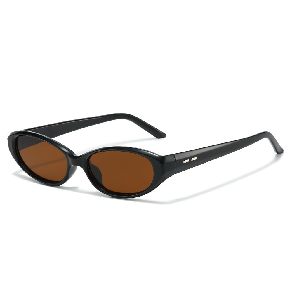 Sleek Retro-Inspired Oval Sunglasses Bowlift