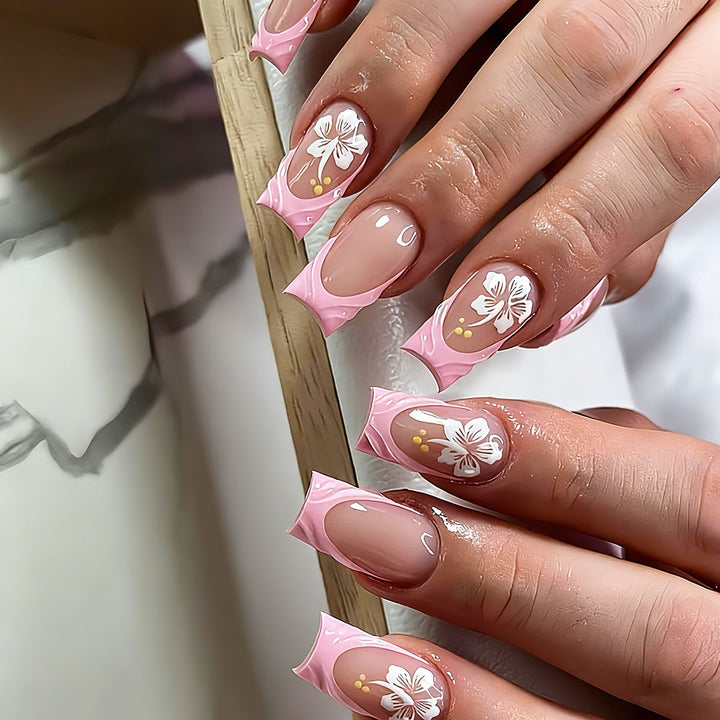 Artificial nails with floral designs and elegant shape Bowlift