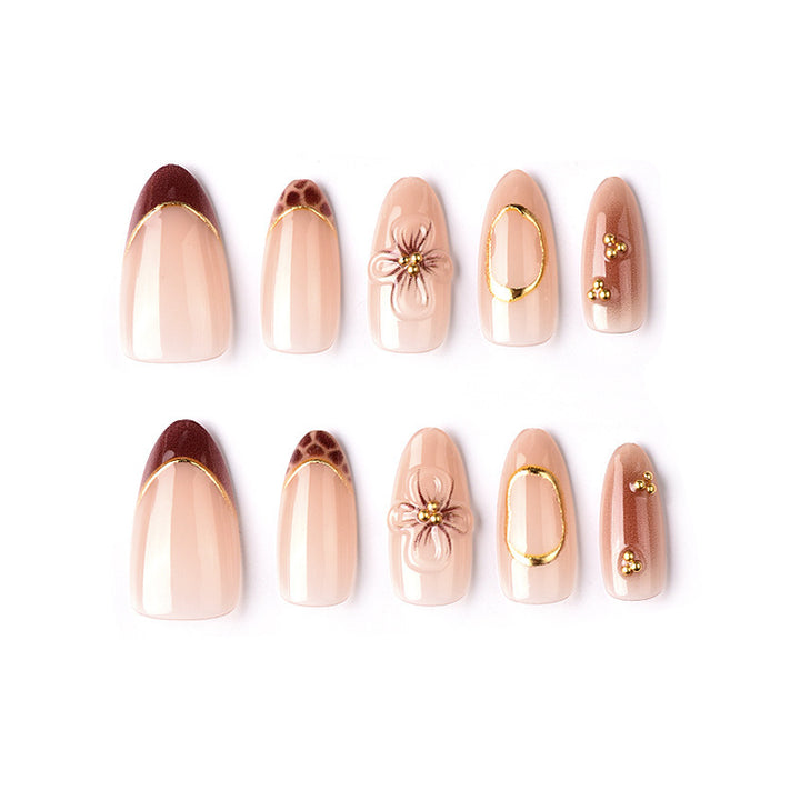 Exclusive nail art creation Bowlift