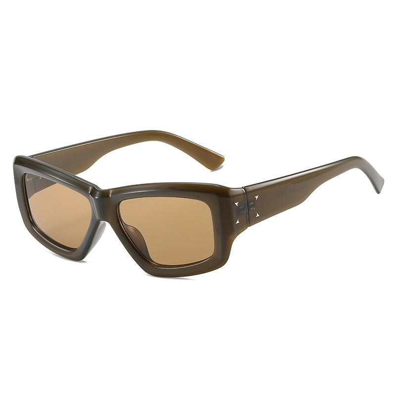 Fashion-Forward Oversized Angular Sunglasses Bowlift