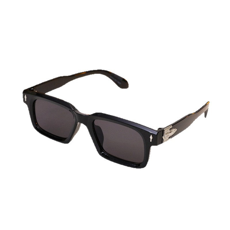 Ladies elegant rectangular sunglasses with special frame Bowlift