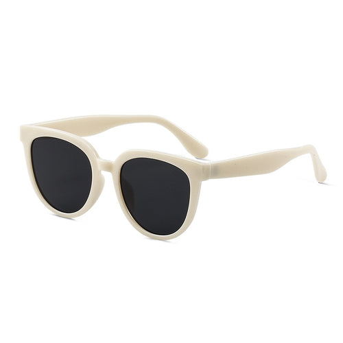 Chic Vintage-Inspired Cat-Eye Sunglasses