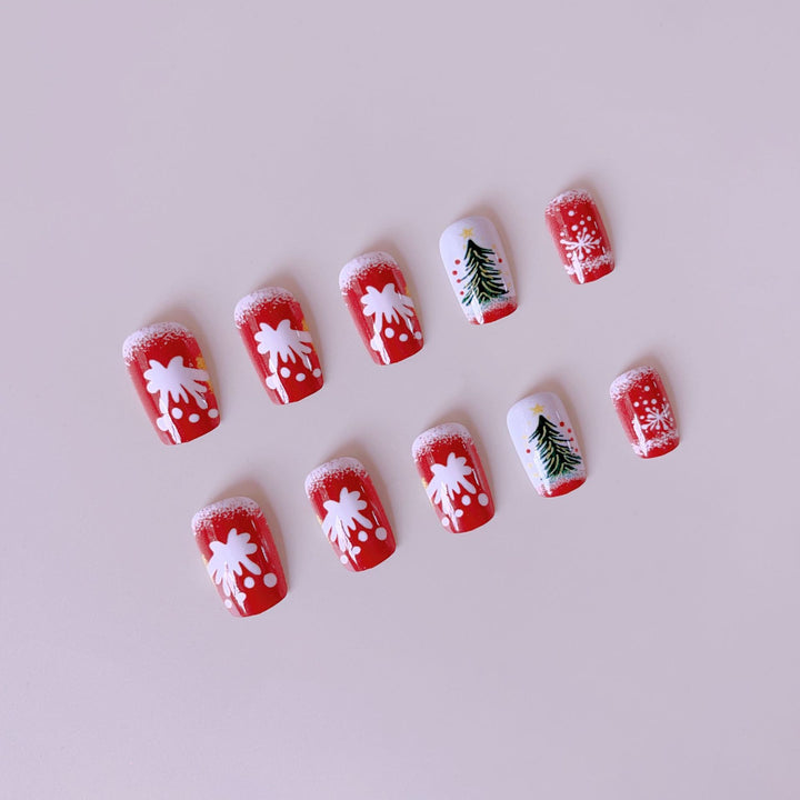 Artificial nail set with festive Christmas design Bowlift
