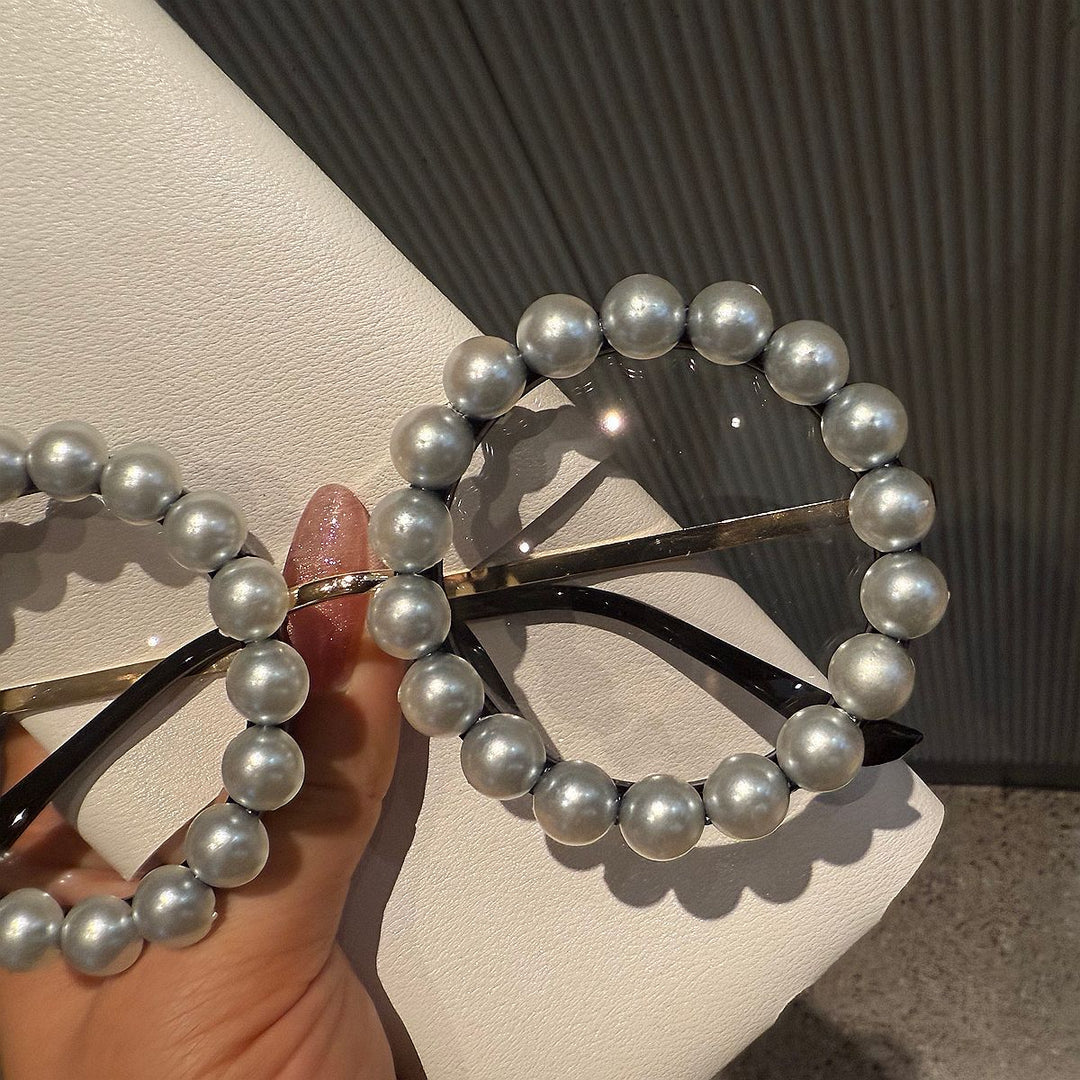 Women's elegant vintage sunglasses with pearl embellishment Bowlift