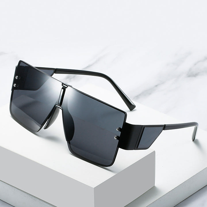 Ladies trendy oversized sunglasses with futuristic design Bowlift