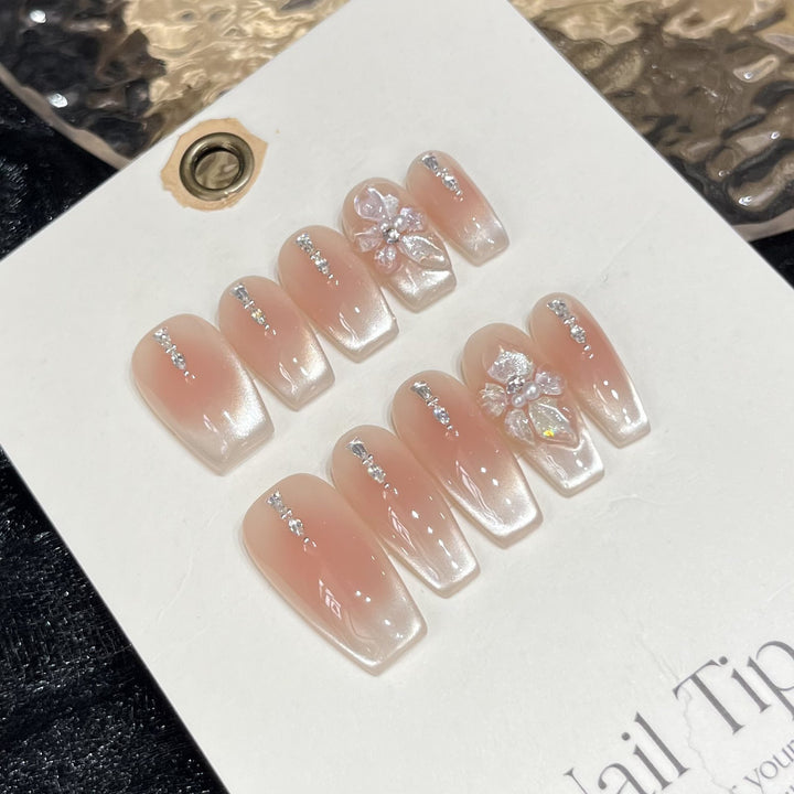 Artificial Nail Set with Romantic Design Bowlift