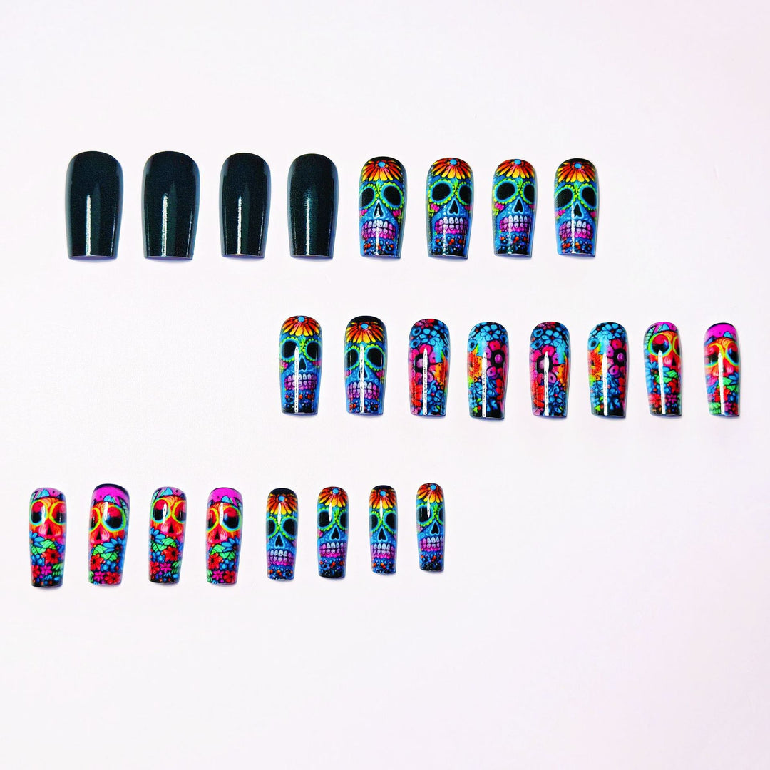 Nail art set with Lively Skull Design Bowlift