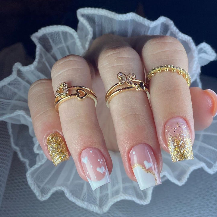 Artful nail extensions with an elegant leaf pattern Bowlift