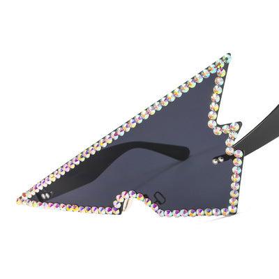 Women extravagantly shaped sunglasses Bowlift