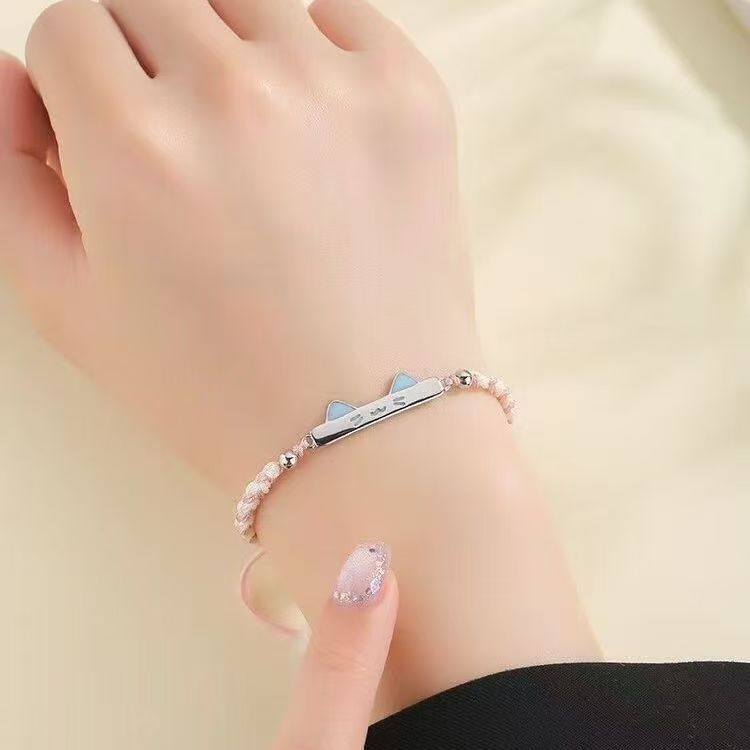 Cute Cat-Themed Charm Bracelet Bowlift