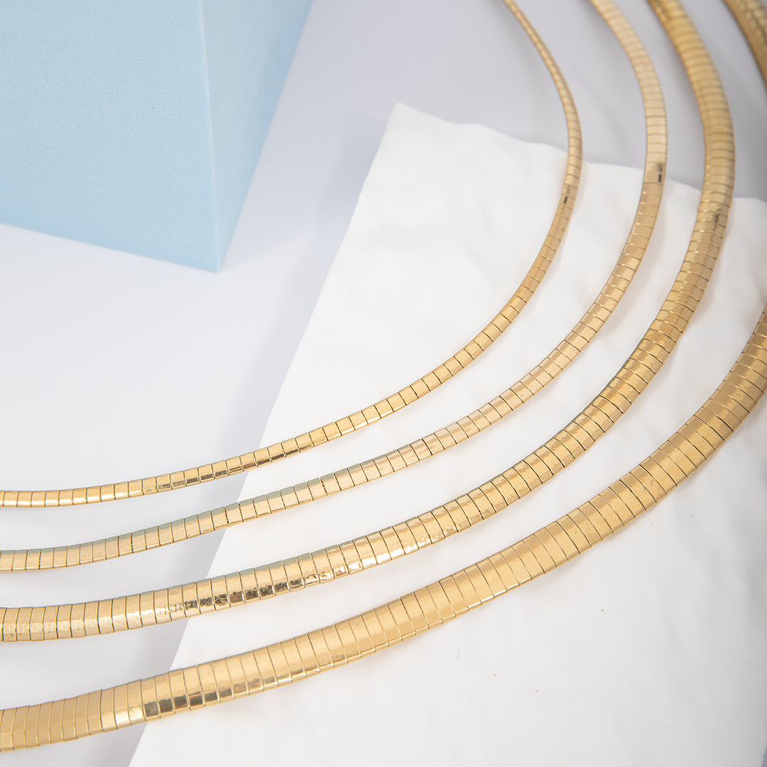 Elegant Statement Wire Choker Bowlift