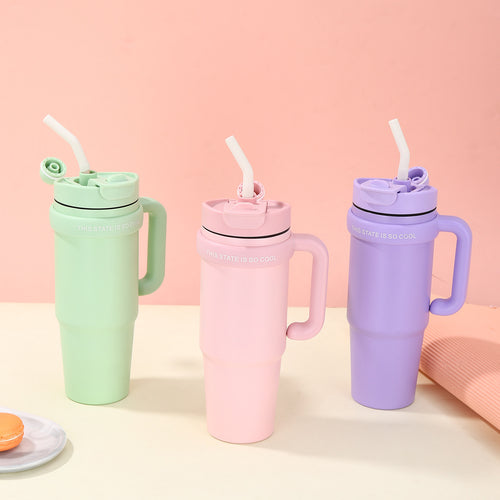 Unisex drinking cup with integrated straw Bowlift