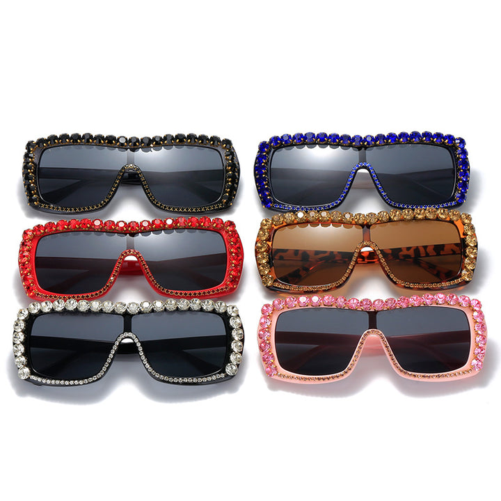 Women's extravagant sunglasses with sparkling accents Bowlift
