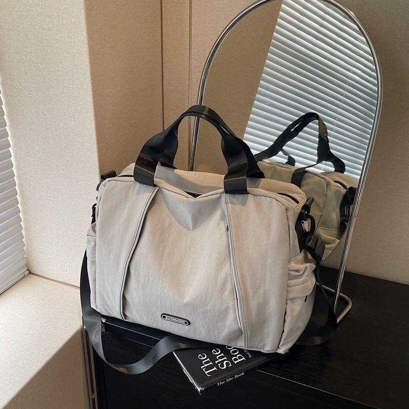 Multifunctional Travel Bag With Durable Outer Material Bowlift