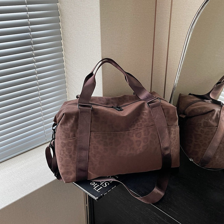 Stylish Athletic Duffle Bag Bowlift