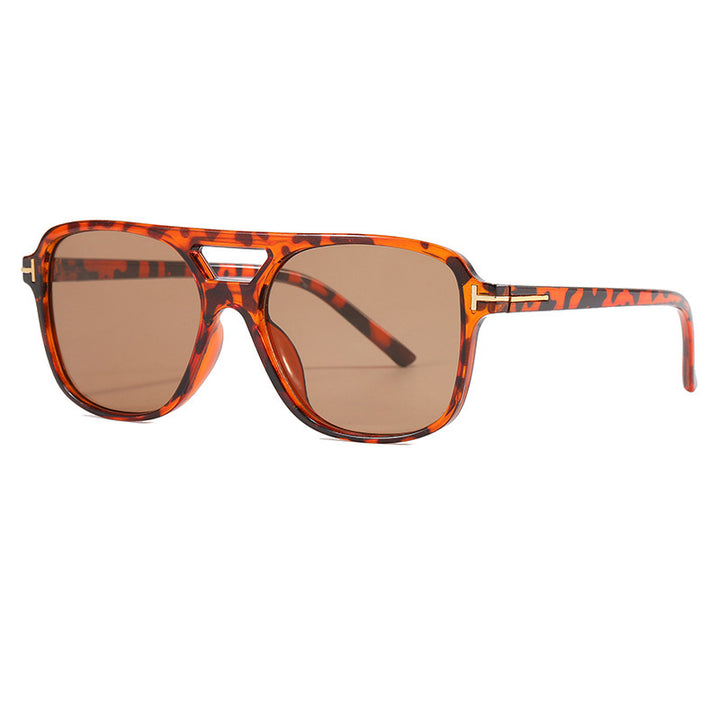Ladies' striking sunglasses with outstanding shape Bowlift