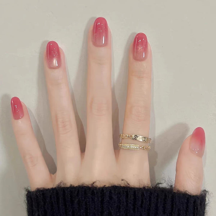 Artificials nails with shimmering ombre effect Bowlift