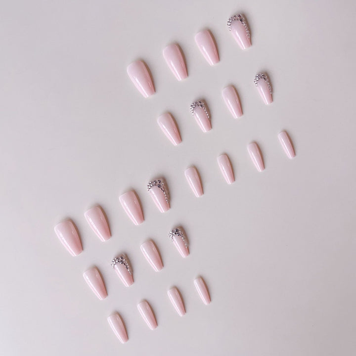 Artificial nail set with glamorous rhinestone embellishments Bowlift