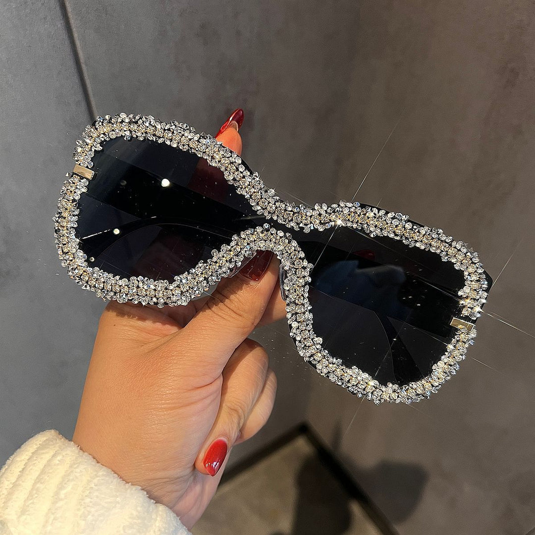 Women's Glamorous Sunglasses with Striking Crystal Frame Bowlift