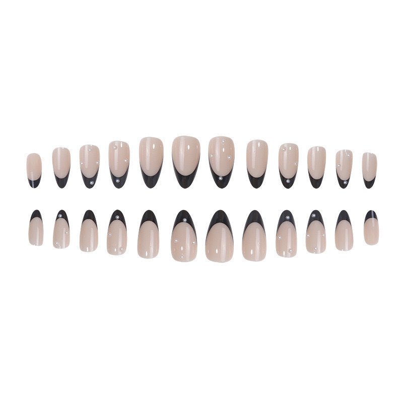 Artificial nail set with elegant lace design and radiant shine Bowlift