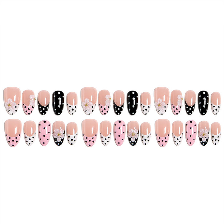 Artful nail tips in elegant design Bowlift