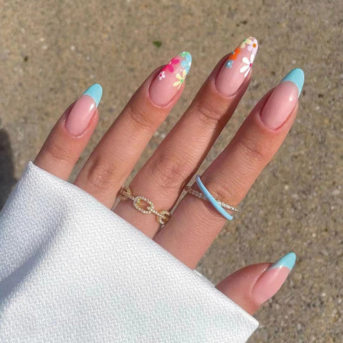 Artful Nail Art in Modern Floral Design Bowlift